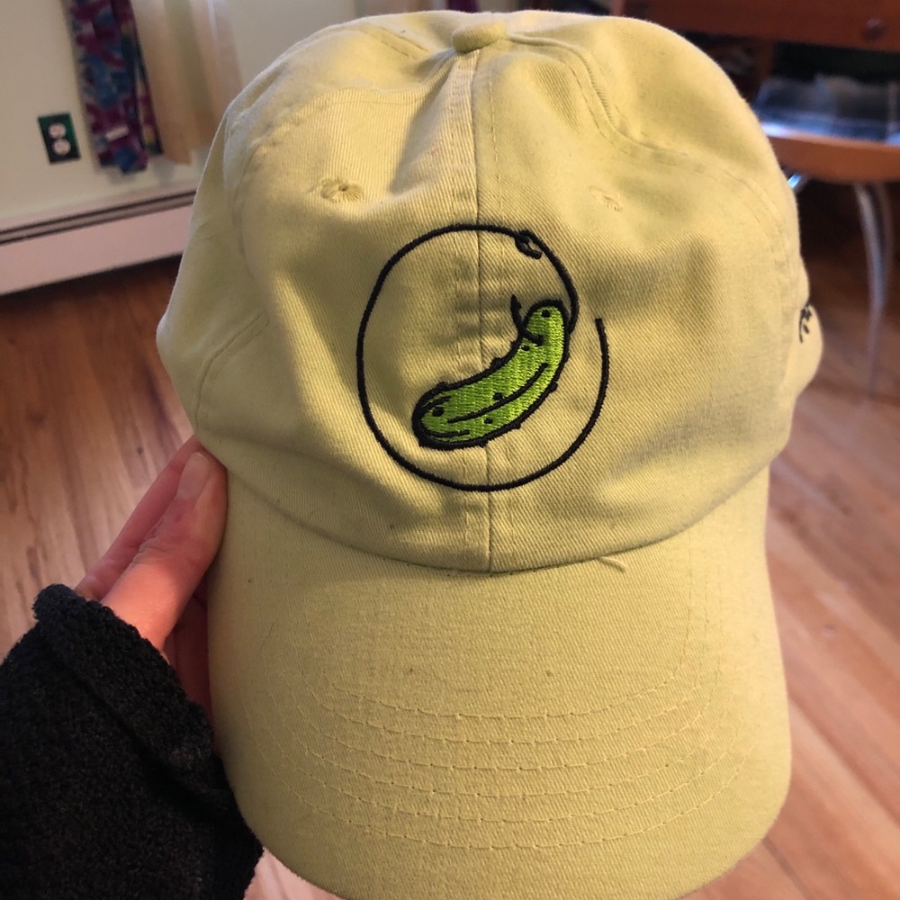 SOLD Pickle baseball hat 🥒